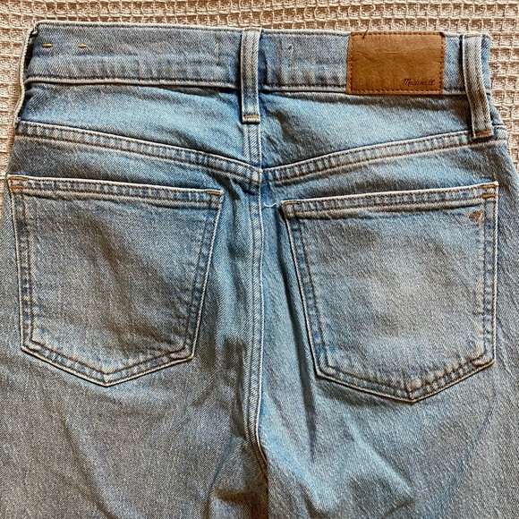 The Perfect Vintage Jean in Coney Wash: Destroyed Edition - Picture 11 of 12